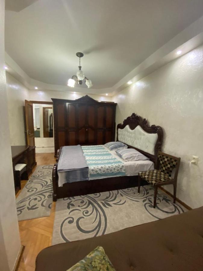 Apartment Ge Zvezda บาทูมิ ภายนอก รูปภาพ